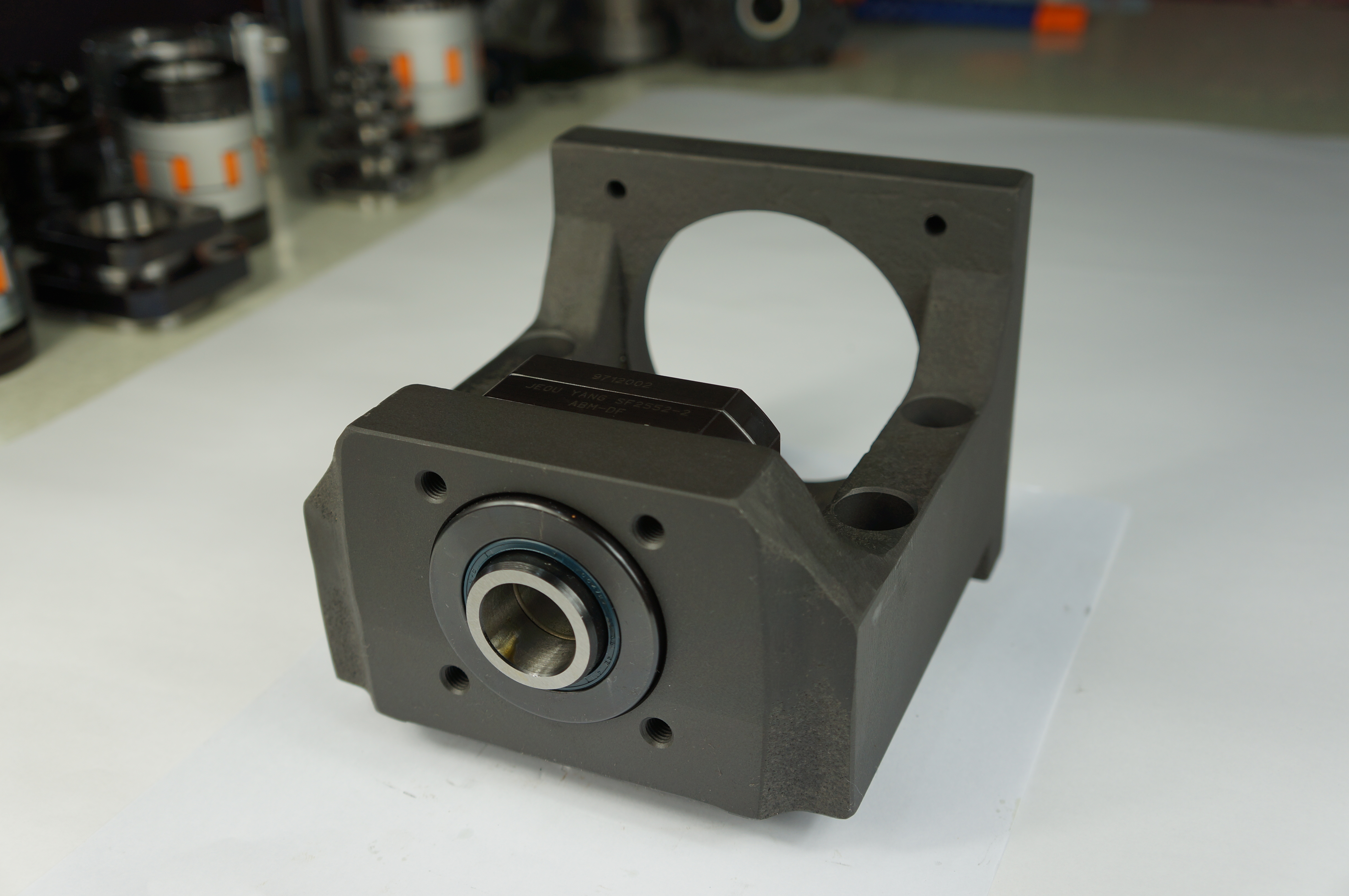 傳動座 / 尾端座